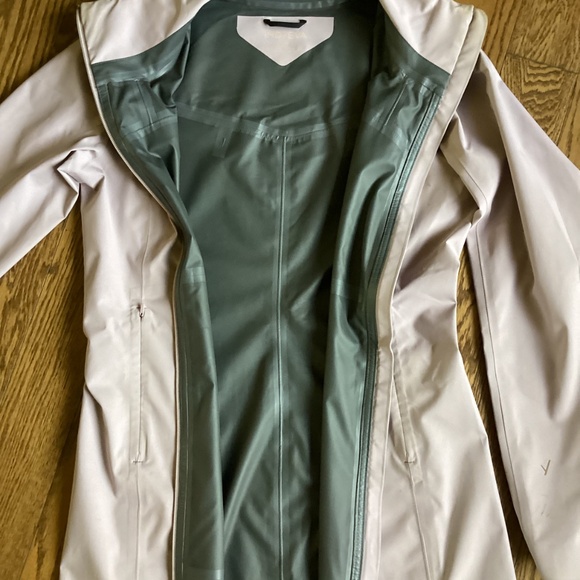 Indyeva, size small rain jacket - Picture 3 of 5
